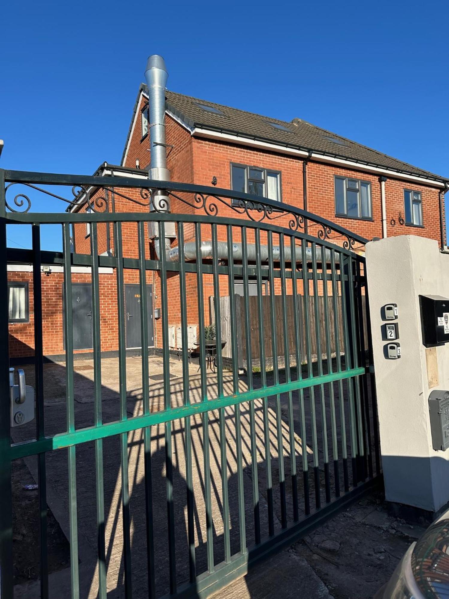 Cosy 3 Bed Apartment Near Birmingham Airport & Nec Perfect For Groups & Contractors! Buitenkant foto