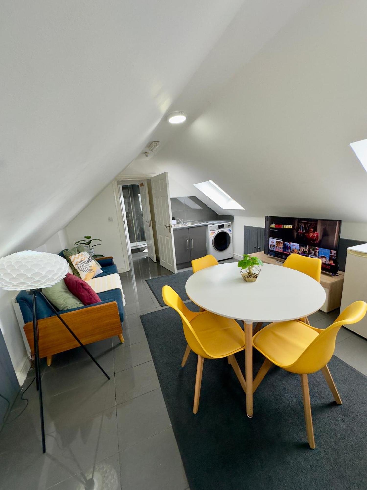 Cosy 3 Bed Apartment Near Birmingham Airport & Nec Perfect For Groups & Contractors! Buitenkant foto
